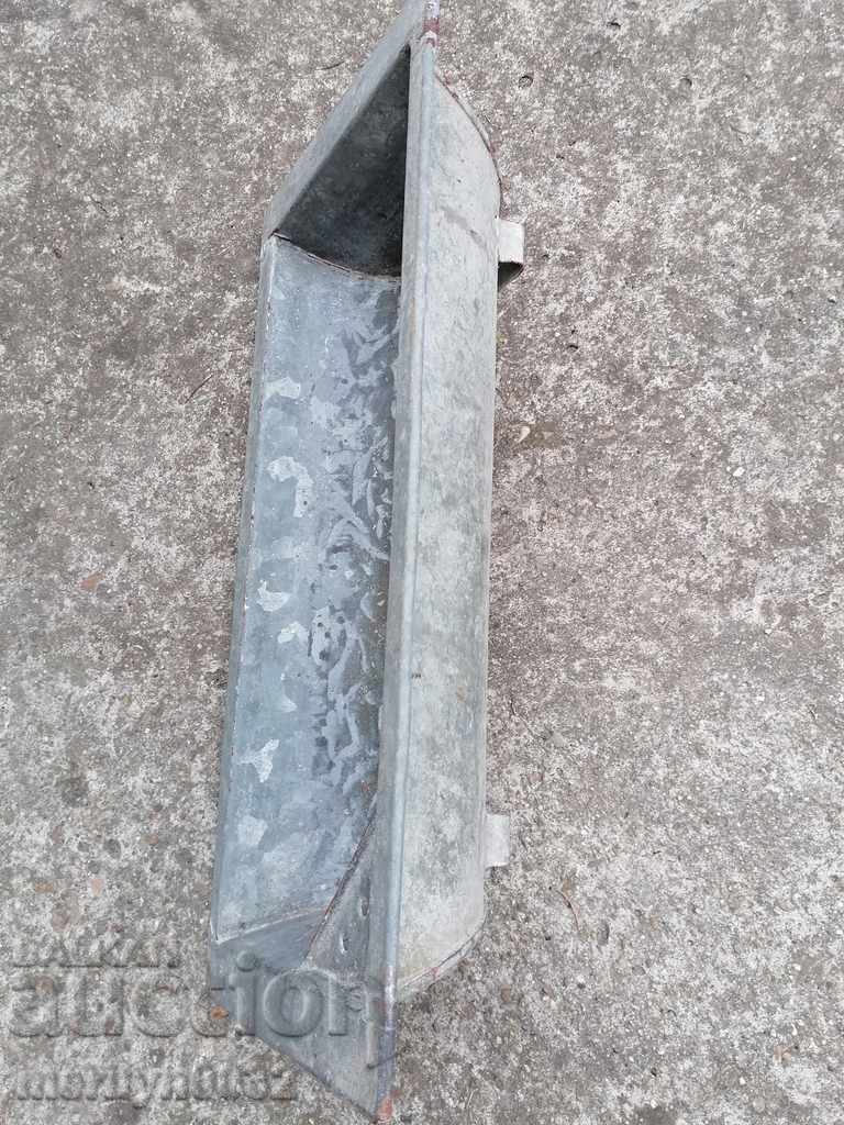 Old galvanized trough minion trough bowl basin - 6 Old galvanized trough minion trough bowl basin - 6