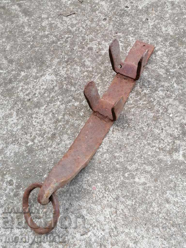 Old brake for wagon wagon wrought iron primitive with price 42.00 BGN | € 21.47 Old brake for wagon wagon wrought iron primitive with price 42.00 BGN | € 21.47
