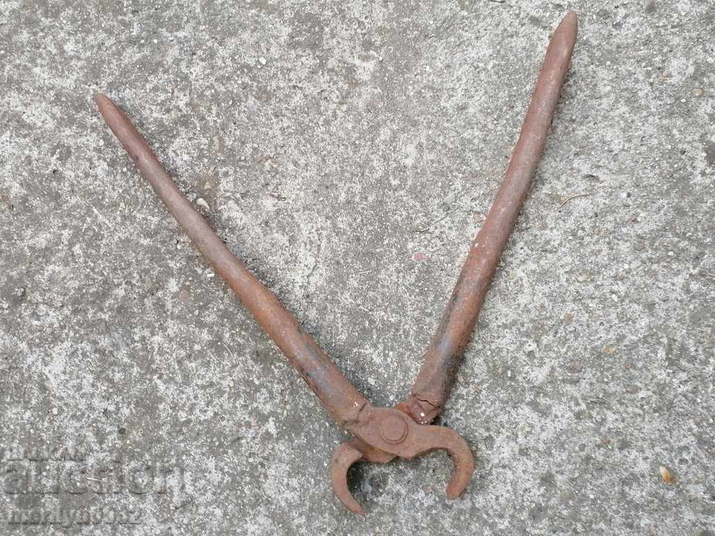 Auction Old forging pliers, wrought iron, wrought iron Auction Old forging pliers, wrought iron, wrought iron