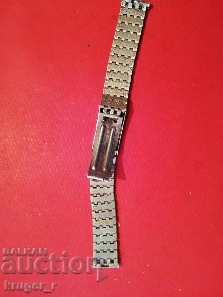 Auction  Metal chain