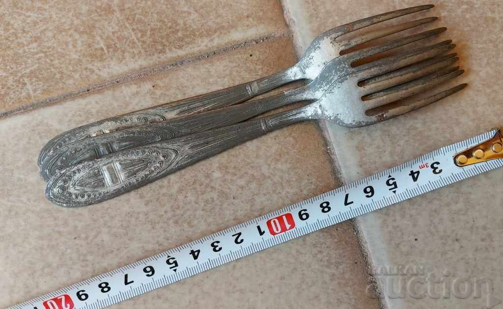 Delivery of VERY OLD DISHES FORK FORKS