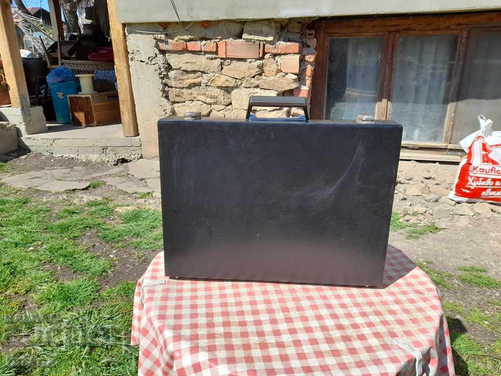 Δημοπρασία Παλιά διπλωματική χαρτοφύλακα, βαλίτσα BGA Balkan, Balkan