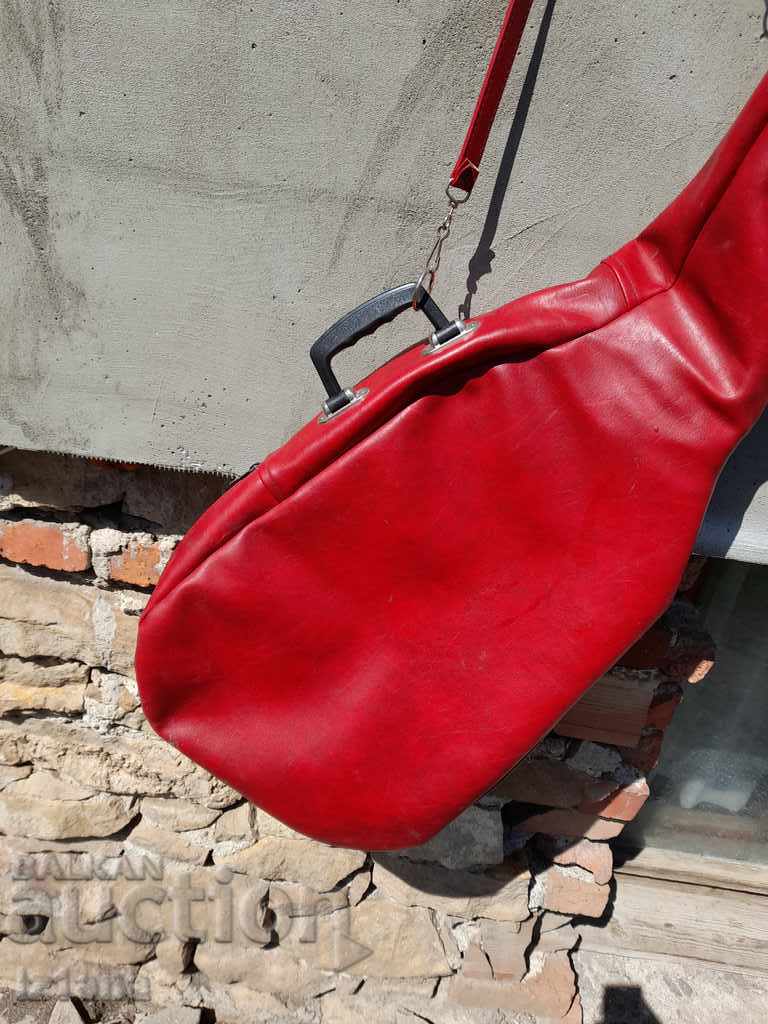 Παλιά κιθάρα με τιμή 50.00 BGN | € 25.56 Παλιά κιθάρα με τιμή 50.00 BGN | € 25.56