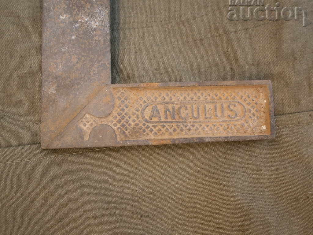 antique carpenter's right angle with price 15.00 BGN | € 7.67 antique carpenter's right angle with price 15.00 BGN | € 7.67