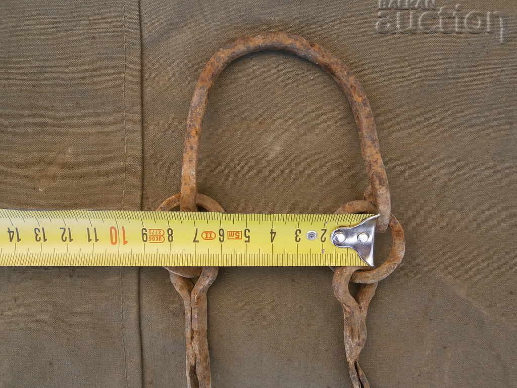 Доставка на старинна кована част дръжка от бъкел за вода Доставка на старинна кована част дръжка от бъкел за вода