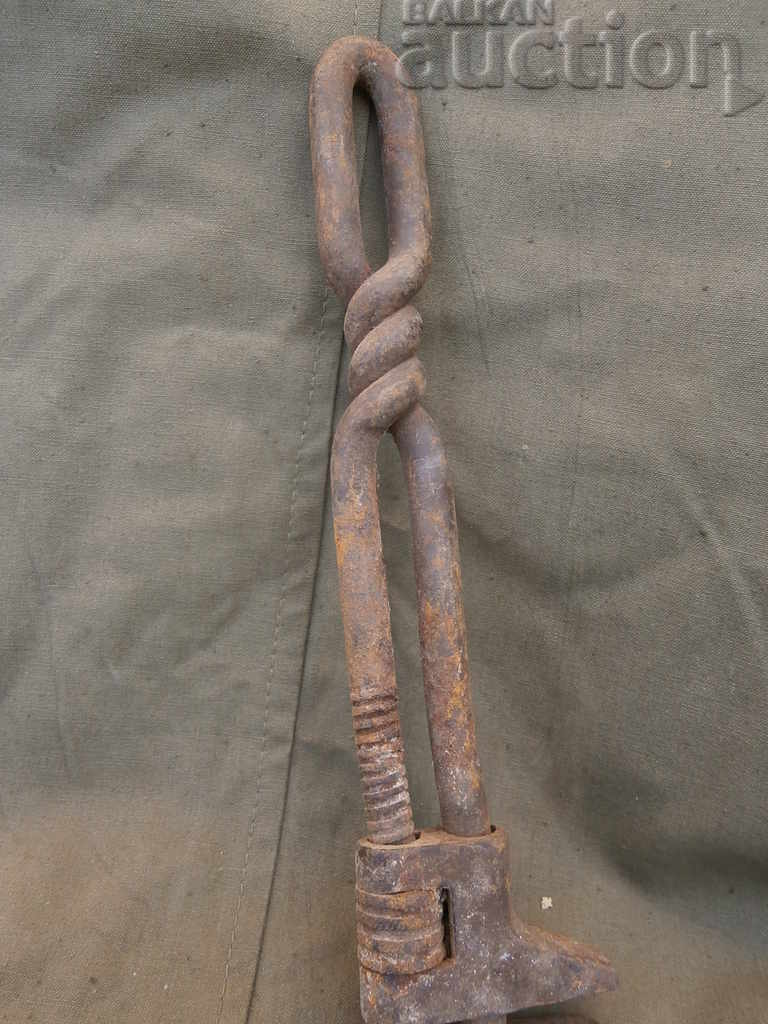 Delivery of antique primitive key 19th century Delivery of antique primitive key 19th century