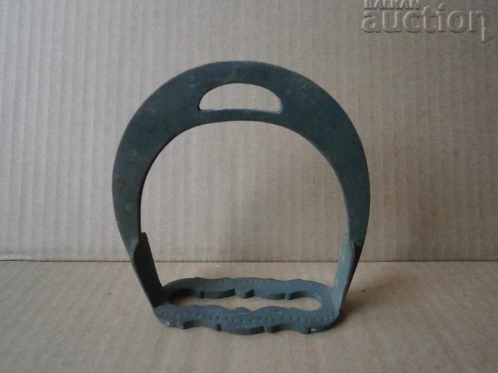 Auction  ancient bronze stirrup