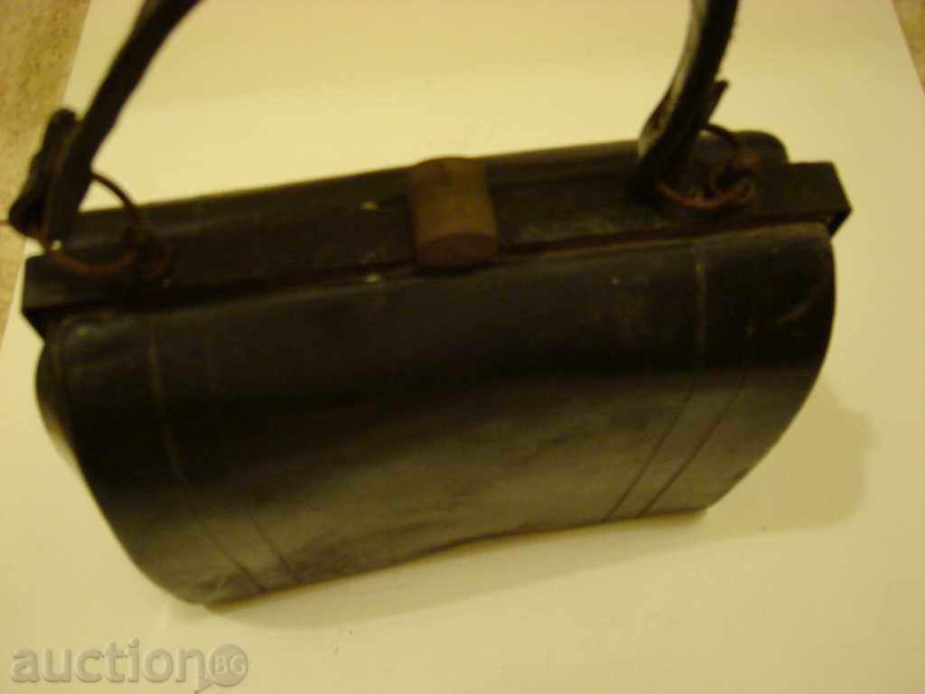 Auction old patent leather retro vintage bag Auction old patent leather retro vintage bag