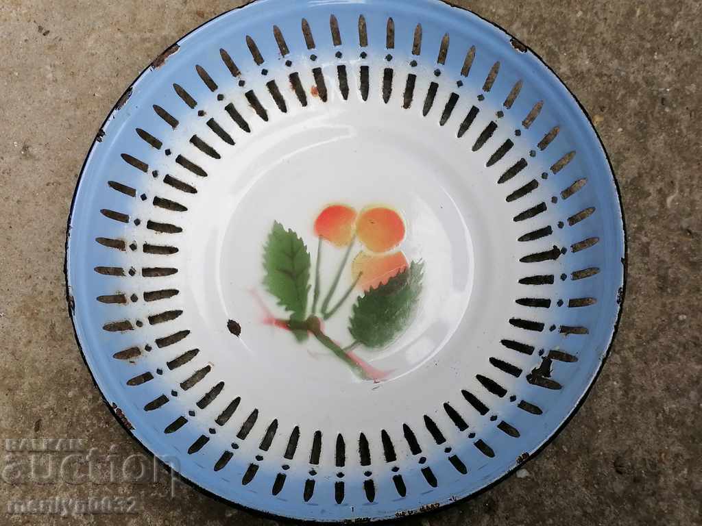 Old pan with enamel, fruit, enameled container with price 43.00 BGN | € 21.99