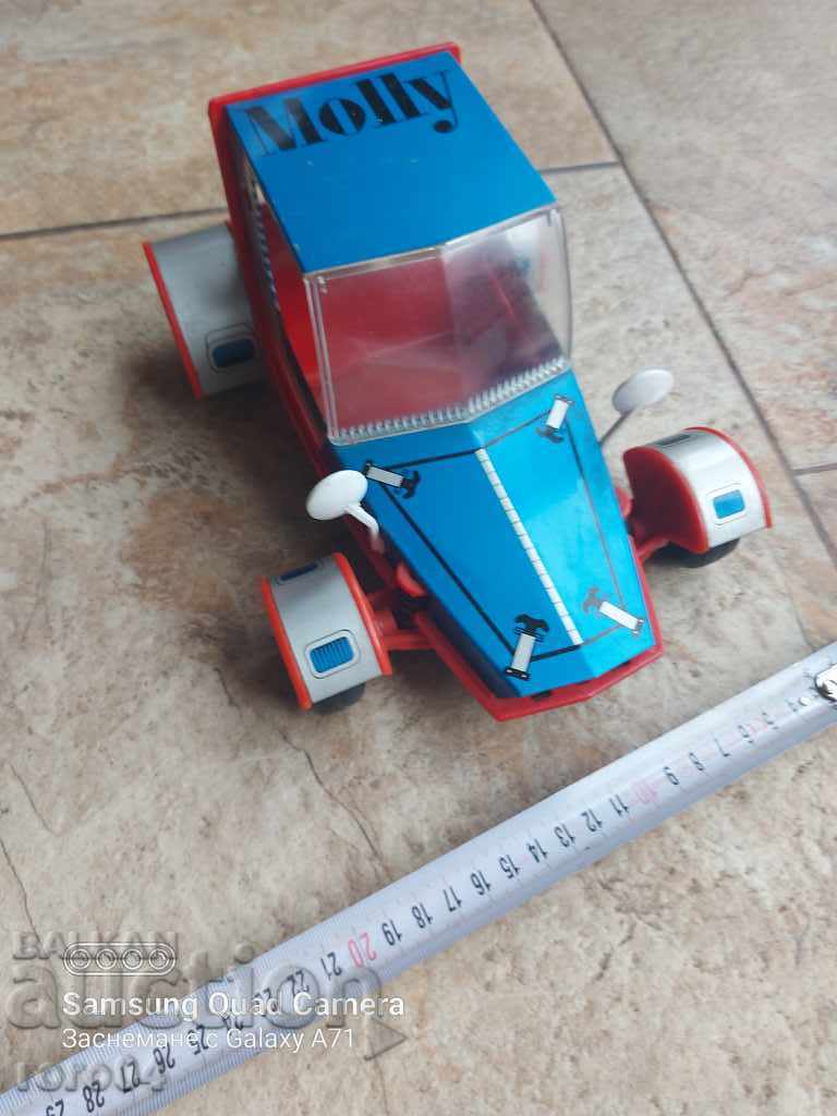 Delivery of SHEET METAL SUV - MOLLY - GDR