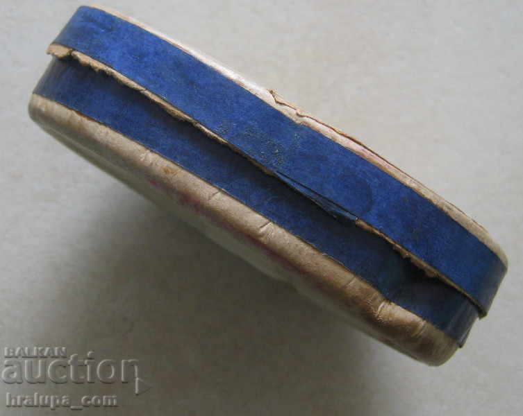 Old lithography box for a candle wick with price 6.00 BGN | € 3.07 Old lithography box for a candle wick with price 6.00 BGN | € 3.07