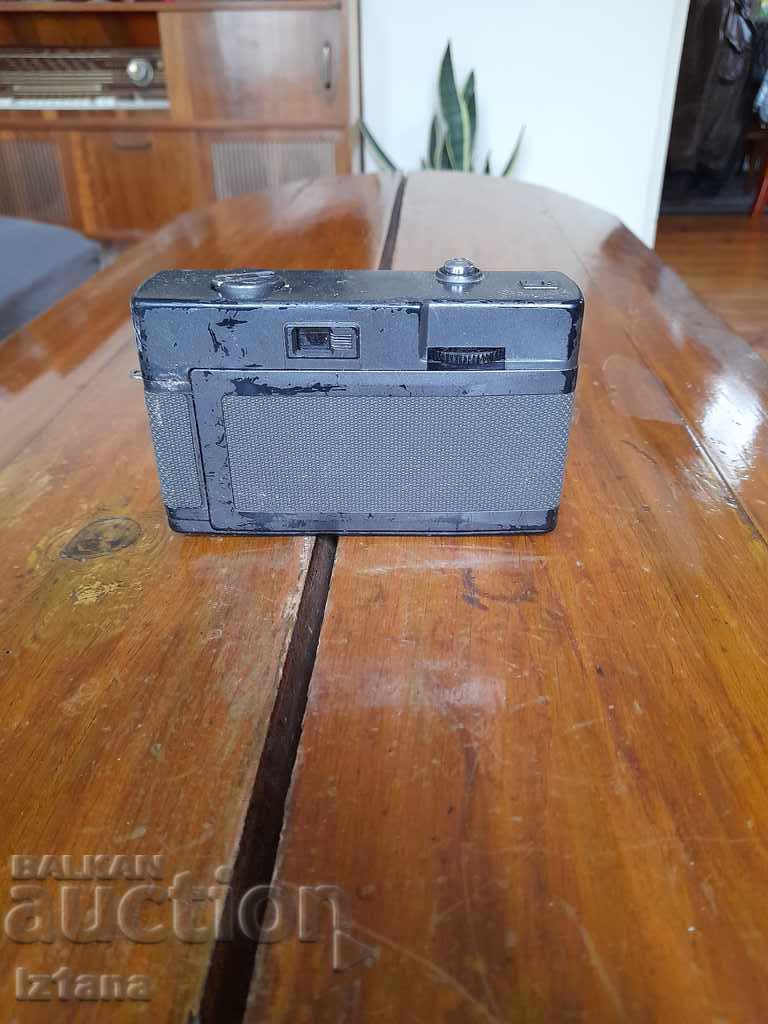 Auction  Old Revue 250 F camera