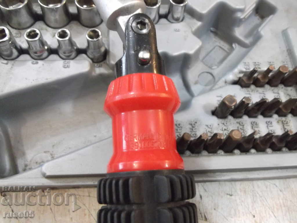 Delivery of Set "KING CRAFT" breakable screwdriver with ratchet and 30 bits Delivery of Set "KING CRAFT" breakable screwdriver with ratchet and 30 bits