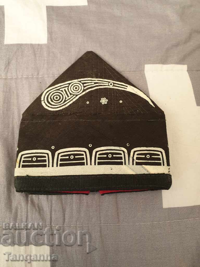 Auction An old hat Auction An old hat