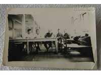 HOSPITAL LABORATORY DOCTORS COMMISSION SOLDIERS PHOTO