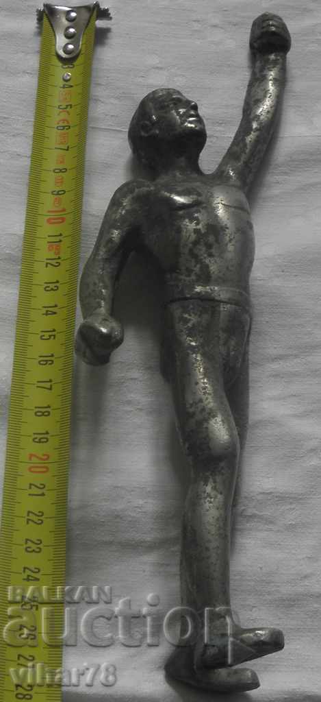 Delivery of 1964 Statue of a medalist from a participant in Tokyo, winner of the Olympus Delivery of 1964 Statue of a medalist from a participant in Tokyo, winner of the Olympus