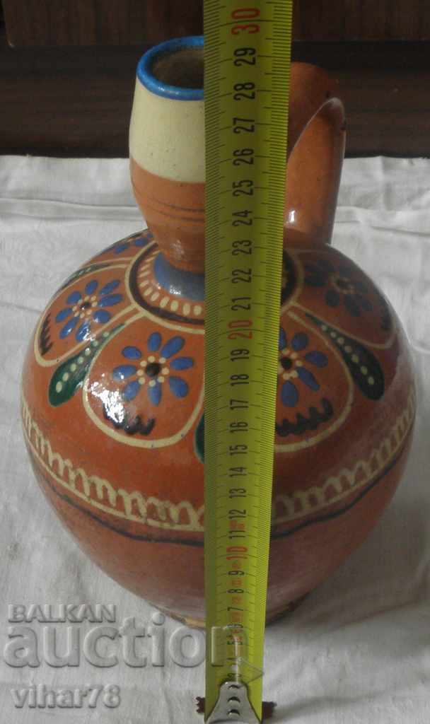 Auction pitcher Auction pitcher