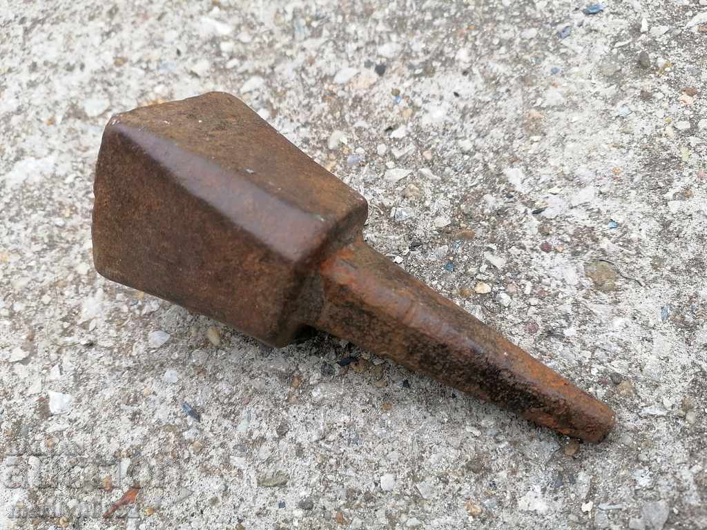 Delivery of An old anvil for hair sticking, wrought iron Delivery of An old anvil for hair sticking, wrought iron