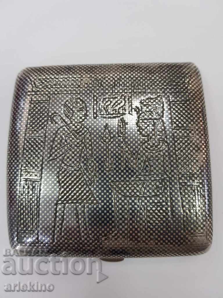 Collectible silver cigarette case with Egyptian motifs 147 g.