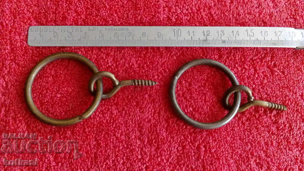 Стари метални халки мебели шкаф врата Стари метални халки мебели шкаф врата