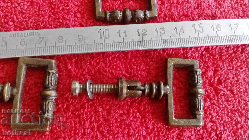 Доставка на Стари метални бронз месинг дръжки за мебели шкаф 4 бр. Доставка на Стари метални бронз месинг дръжки за мебели шкаф 4 бр.