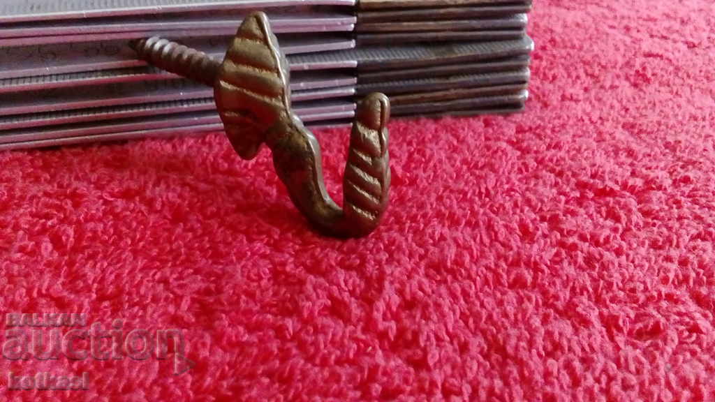 Доставка на Стара метална бронз месинг закачалка Доставка на Стара метална бронз месинг закачалка