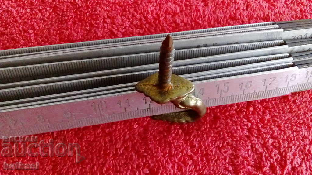 Стара метална бронз месинг закачалка - 5 Стара метална бронз месинг закачалка - 5