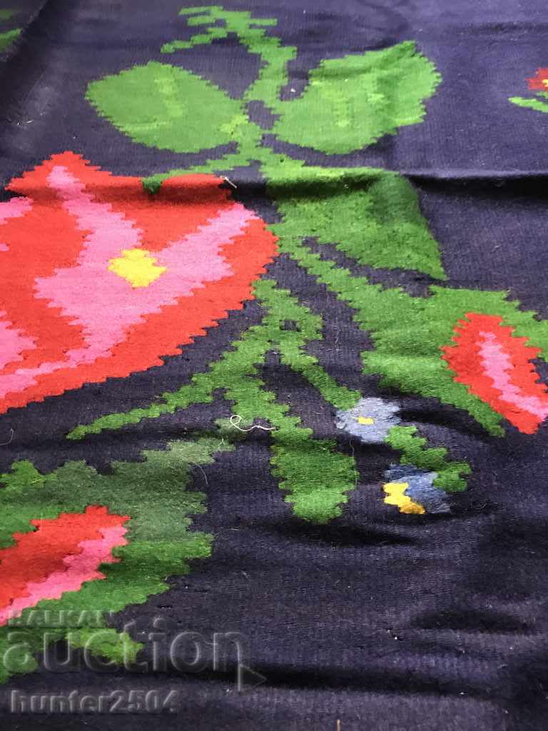 Licitație Covor - peste 100 de ani, dar încălzeste ca nou 147/211 cm Licitație Covor - peste 100 de ani, dar încălzeste ca nou 147/211 cm