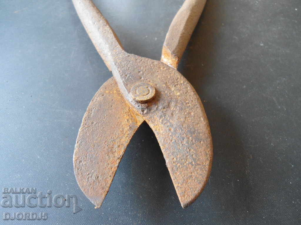 Auction Old forged scissors Auction Old forged scissors