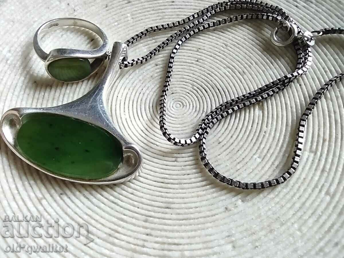 Delivery of Silver NECKLACE and RING with Jade Delivery of Silver NECKLACE and RING with Jade