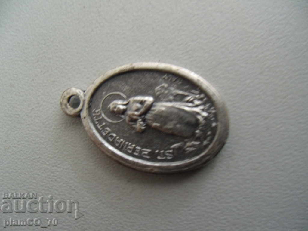 № * 5689 old Catholic medallion - 2.5 cm ellipse - metal with price 1.00 BGN | € 0.51