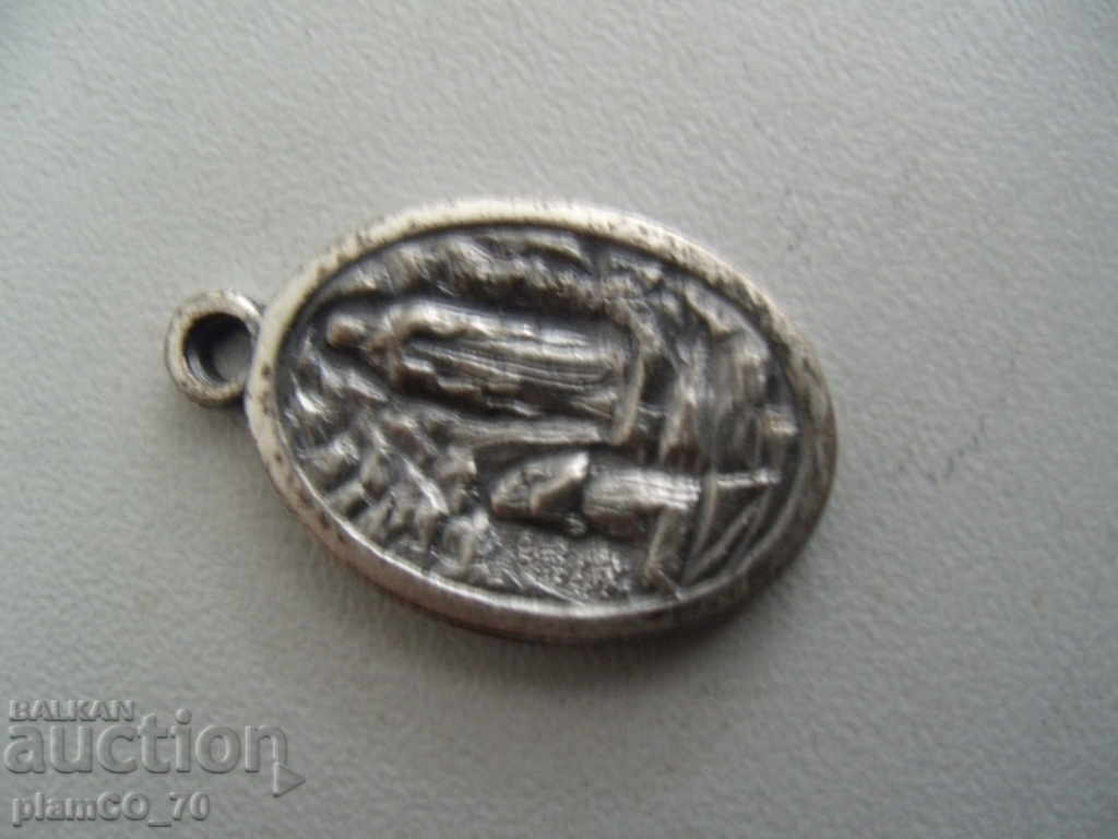 Auction  № * 5689 old Catholic medallion - 2.5 cm ellipse - metal