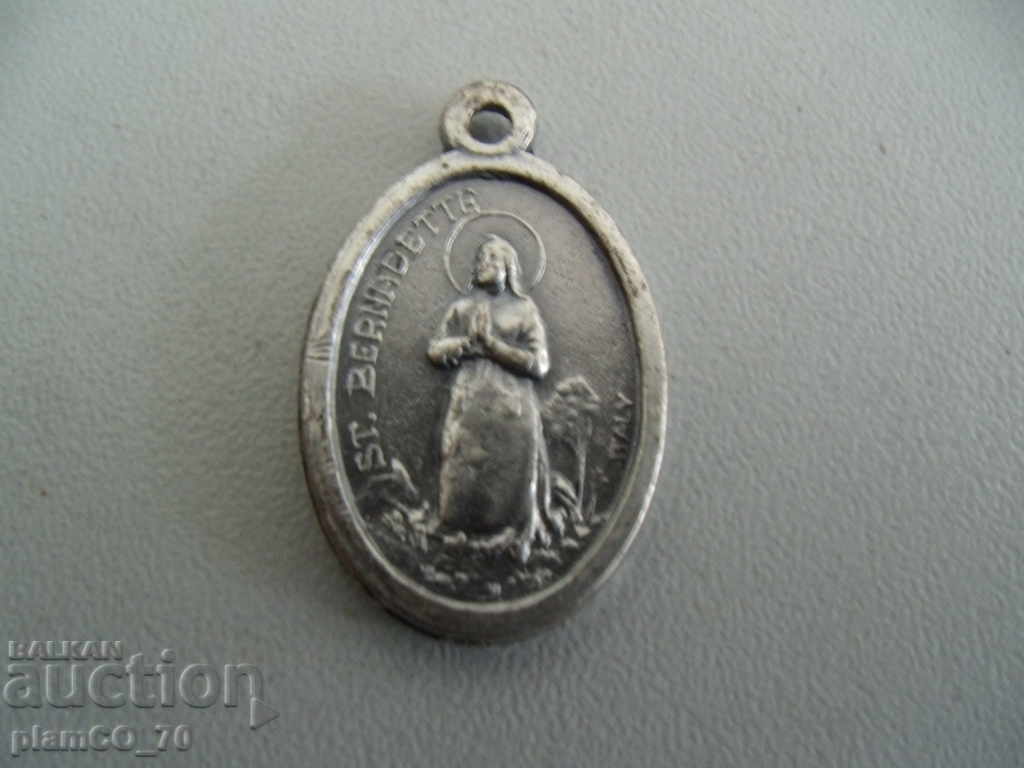 №*5689 стар католически медальон - 2,5 см елипса - метален