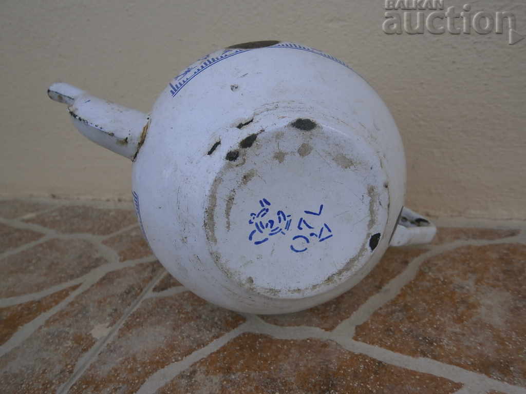 a small enamel teapot - 7 a small enamel teapot - 7