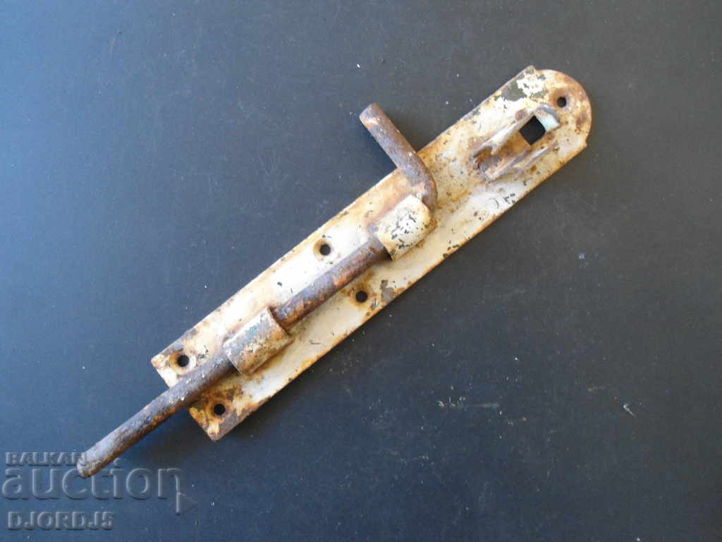 An old lock, a latch with price 3.00 BGN | € 1.53 An old lock, a latch with price 3.00 BGN | € 1.53