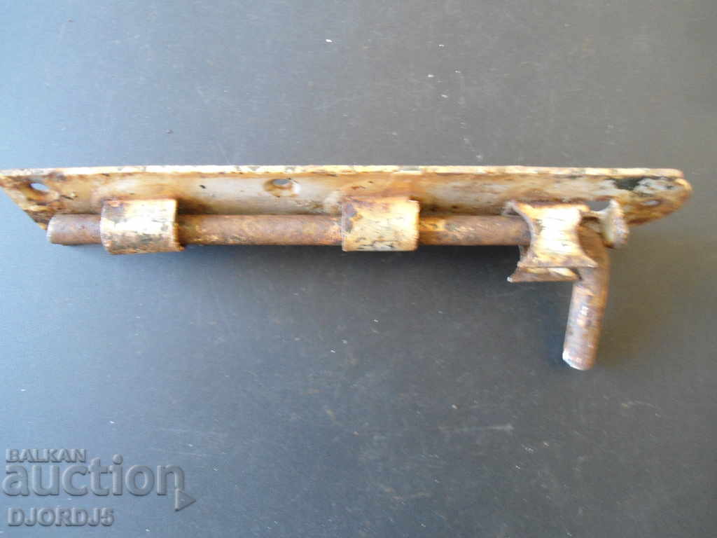 Auction An old lock, a latch Auction An old lock, a latch