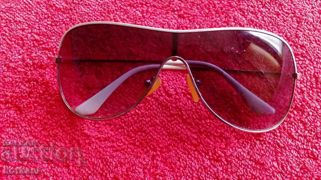 Auction  Sunglasses