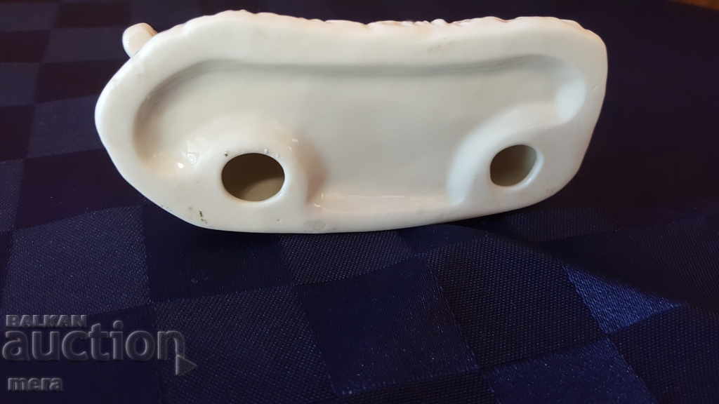 Delivery of Porcelain figurine with a religious motif Delivery of Porcelain figurine with a religious motif