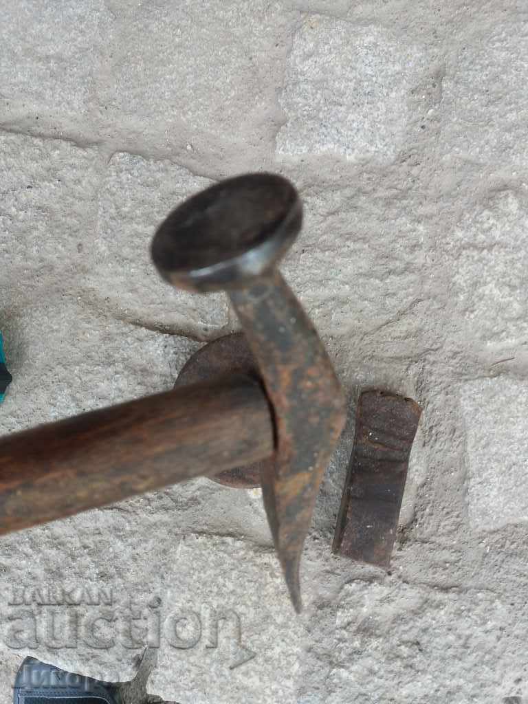 Auction OLD HAMMER WITH ANCHOR Auction OLD HAMMER WITH ANCHOR