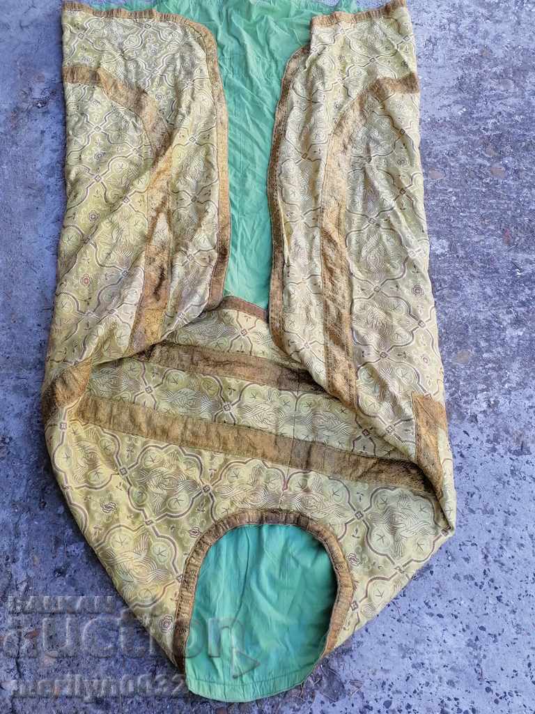 Auction Clothes of a priest with gold tinsel fullon cross orar Auction Clothes of a priest with gold tinsel fullon cross orar