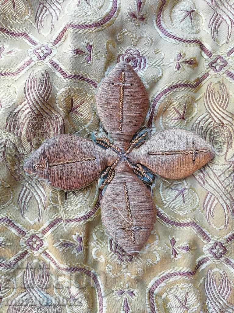 Clothes of a priest with gold tinsel fullon cross orar - 5 Clothes of a priest with gold tinsel fullon cross orar - 5