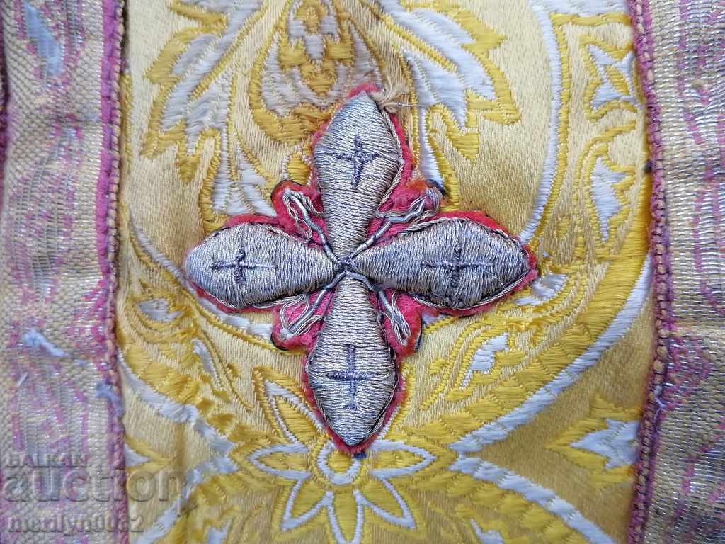 Auction Priest's robes cuffs with tinsel cross orar Auction Priest's robes cuffs with tinsel cross orar