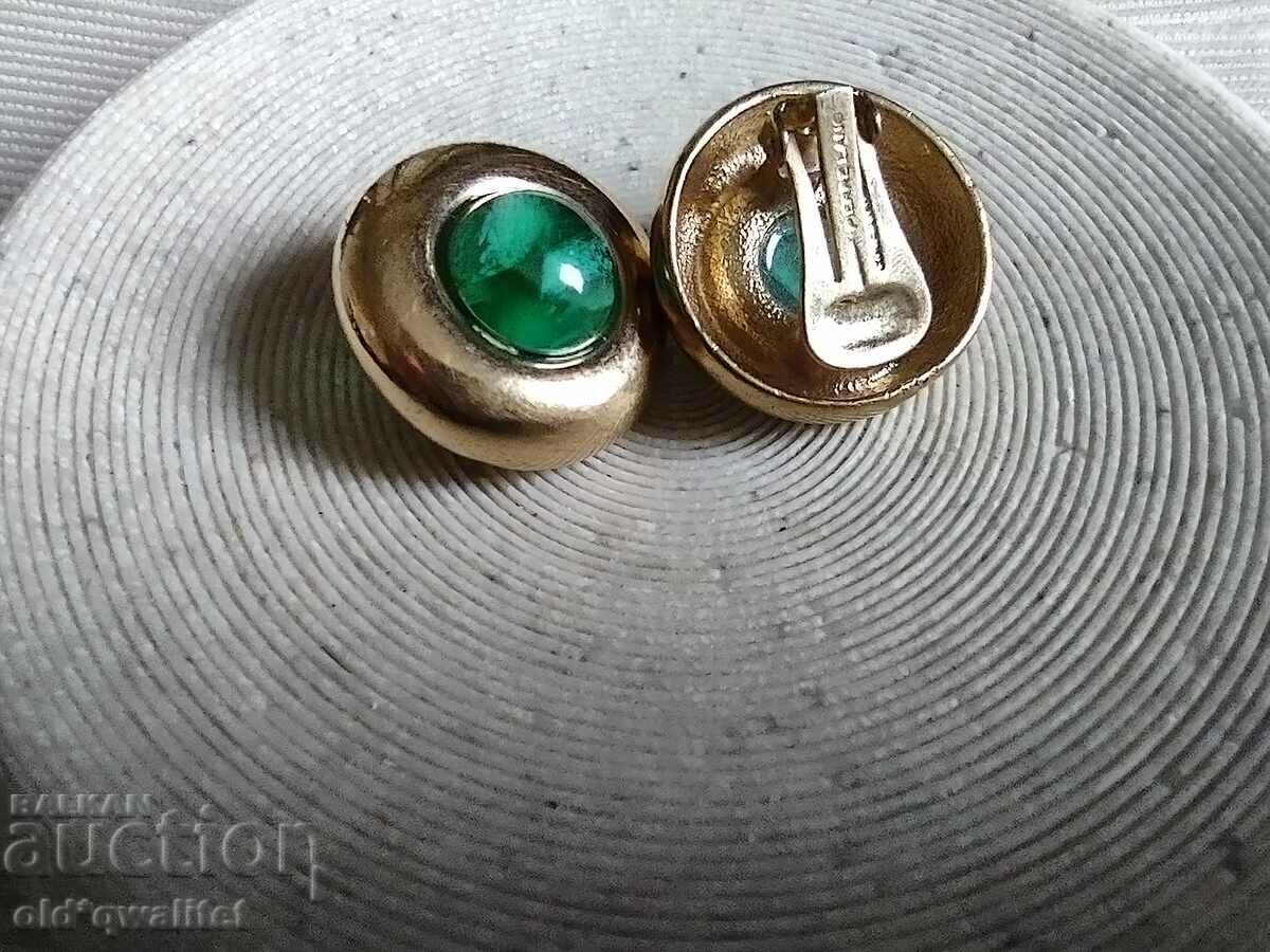 Cercei atrăgători de designer, placare cu aur și accent verde cu preț 150.00 BGN | € 76.69 Cercei atrăgători de designer, placare cu aur și accent verde cu preț 150.00 BGN | € 76.69