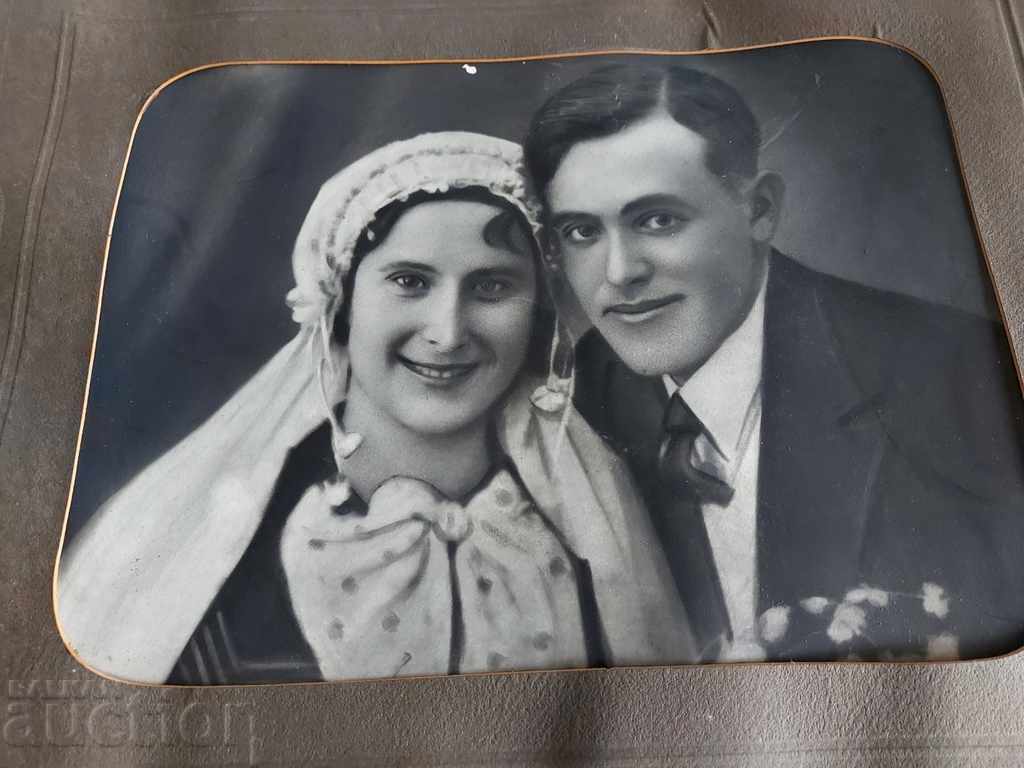 Delivery of OLD RETUCHED PHOTO PORTRAIT PHOTO CARDBOARD Delivery of OLD RETUCHED PHOTO PORTRAIT PHOTO CARDBOARD