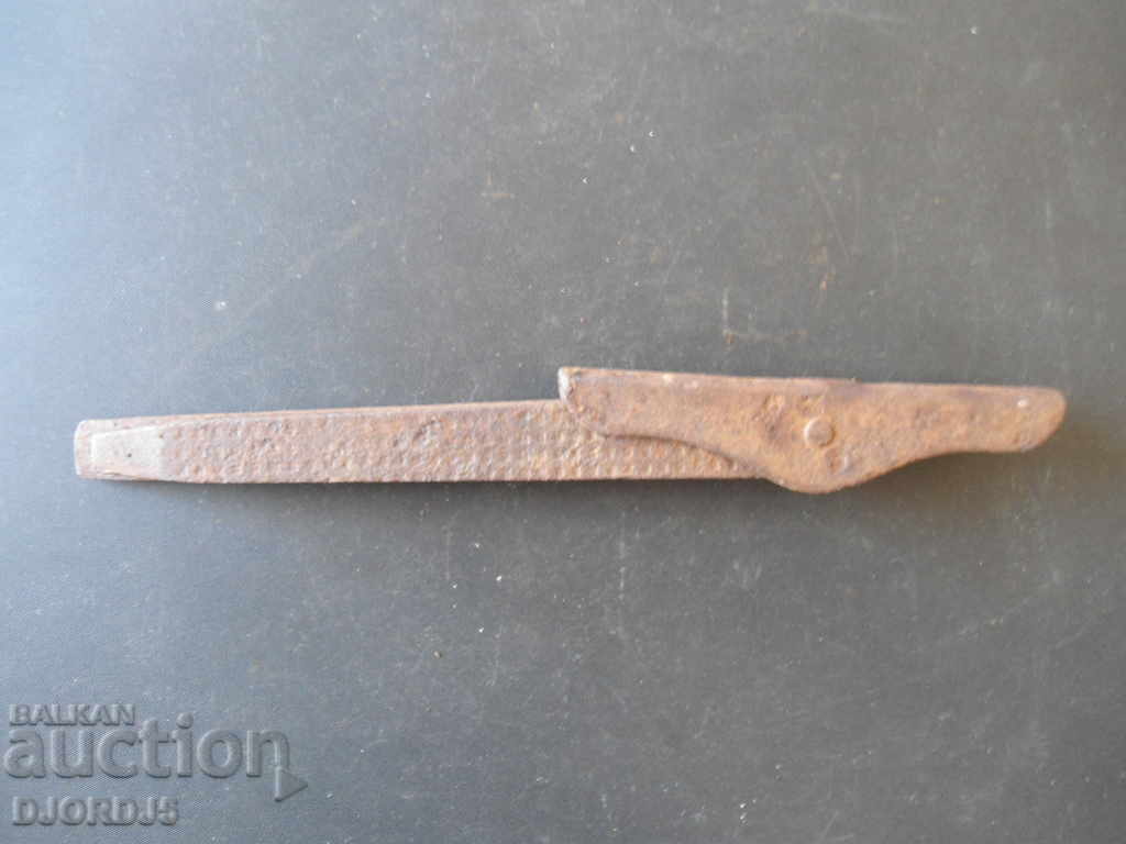 Auction Old tool, screwdrivers, spare parts Auction Old tool, screwdrivers, spare parts