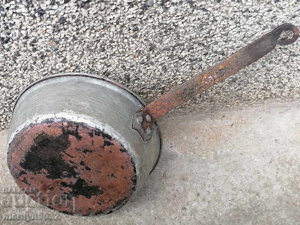An old copper pan, a baker, a tray, a copper pot with price 81.00 BGN | € 41.41 An old copper pan, a baker, a tray, a copper pot with price 81.00 BGN | € 41.41