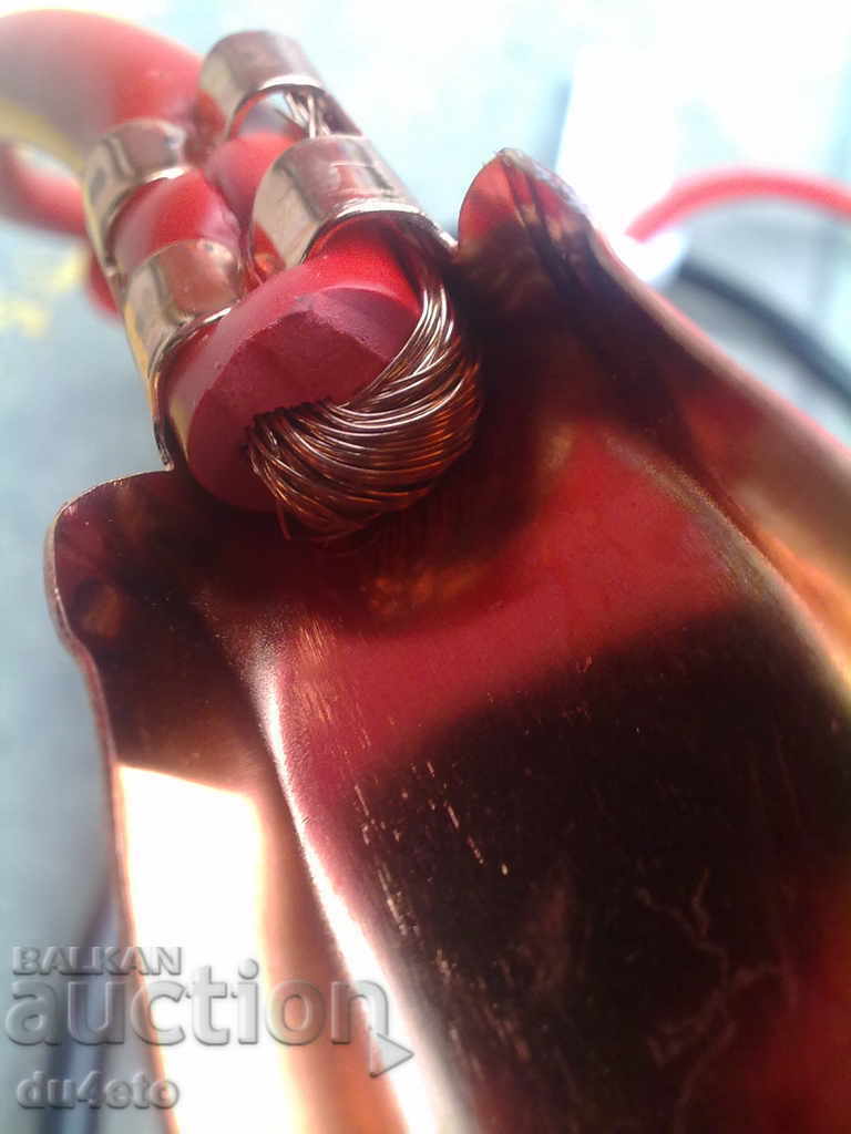 Delivery of Power cables with clips for transferring current to the battery Delivery of Power cables with clips for transferring current to the battery