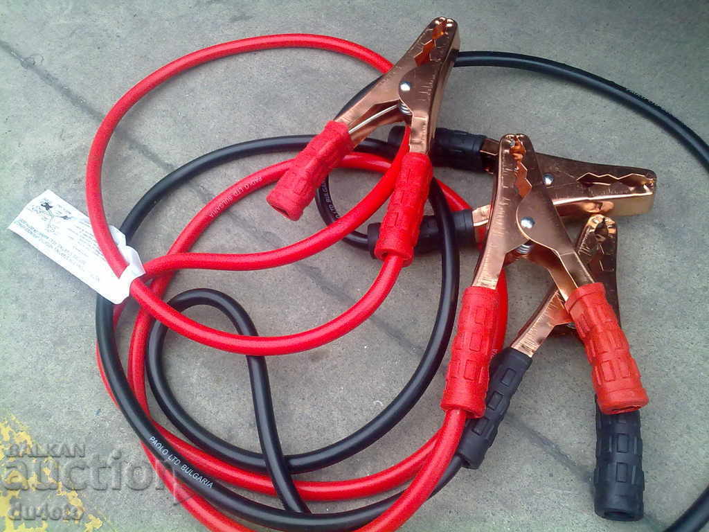 Power cables with clips for transferring current to the battery Power cables with clips for transferring current to the battery