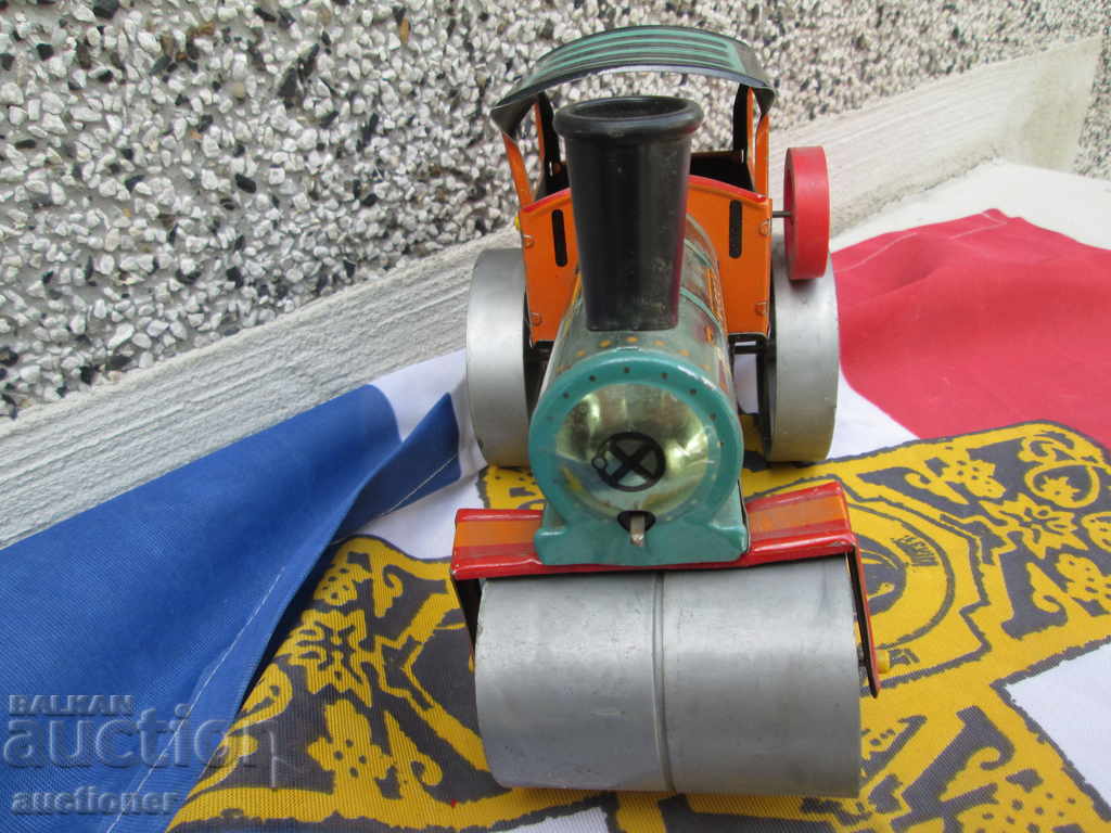 OLD CHILDREN'S TOY ROLLER with price 30.00 BGN | € 15.34 OLD CHILDREN'S TOY ROLLER with price 30.00 BGN | € 15.34