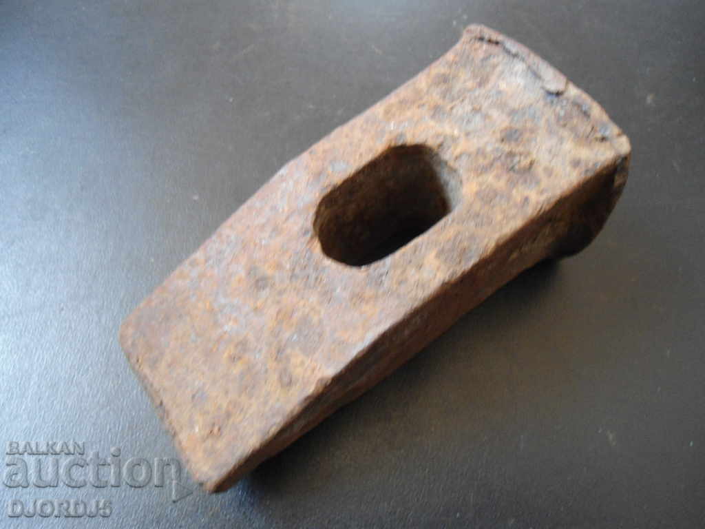 Old hammer, 1,270 kg, marking with price 4.00 BGN | € 2.05 Old hammer, 1,270 kg, marking with price 4.00 BGN | € 2.05